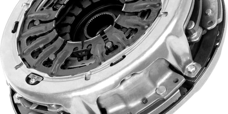 Sprzęgło skrzyni automatycznej przekazuje moment obrotowy silnika bez udziału pedału sprzęgła