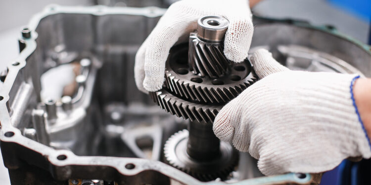 Zacinająca się automatyczna skrzynia biegów w pozycji Drive wymaga pilnej diagnostyki mechanicznej