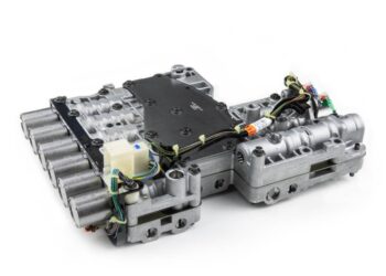 Precyzyjna regeneracja zaworów w skrzyni biegów przywraca płynność zmiany przełożeń podczas jazdy